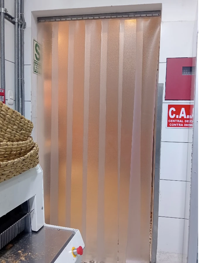 cortina de pvc lámina pavonada